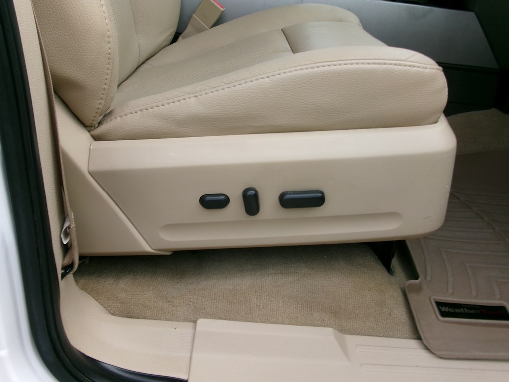 Photo 38 of this FORD EXPEDITION