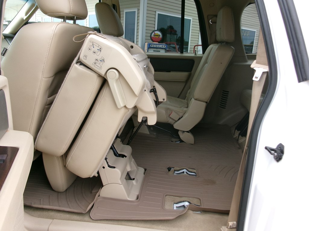 Photo 27 of this FORD EXPEDITION
