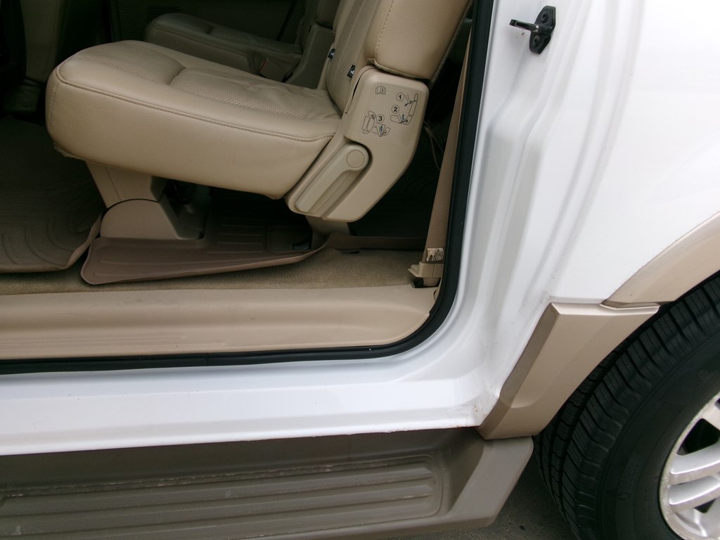 Photo 32 of this FORD EXPEDITION