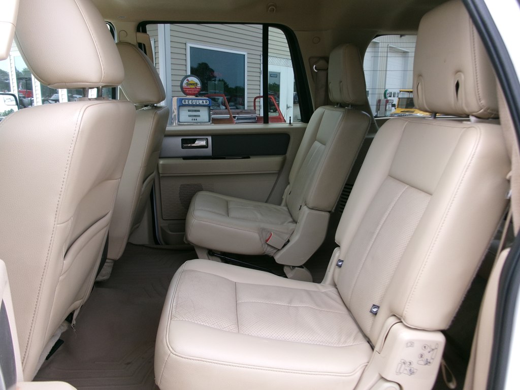 Photo 26 of this FORD EXPEDITION