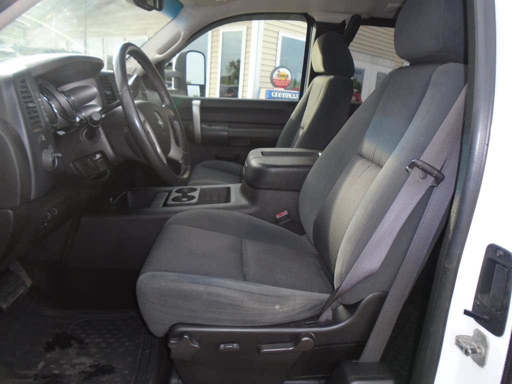 Photo 14 of this GMC SIERRA