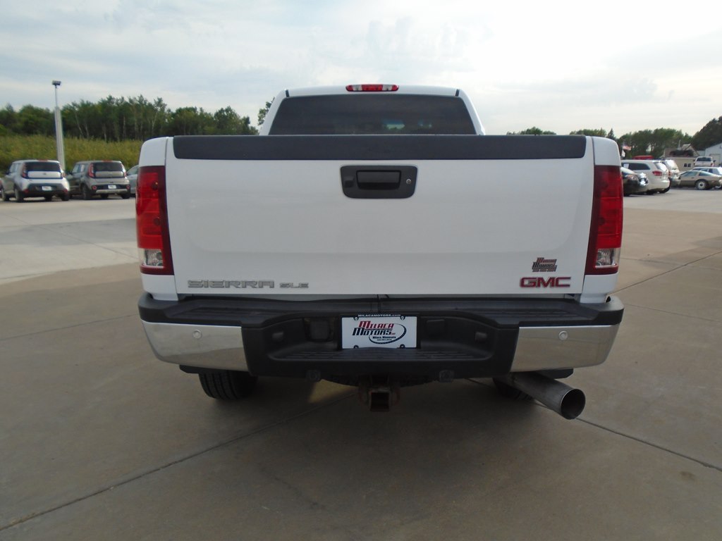Photo 12 of this GMC SIERRA