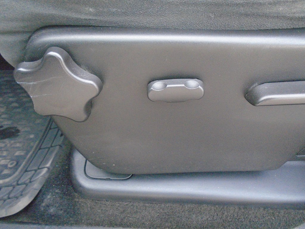 Photo 15 of this GMC SIERRA