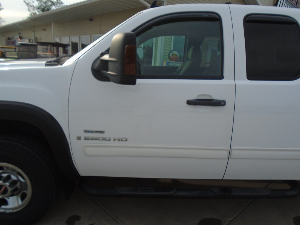 Photo 3 of this GMC SIERRA