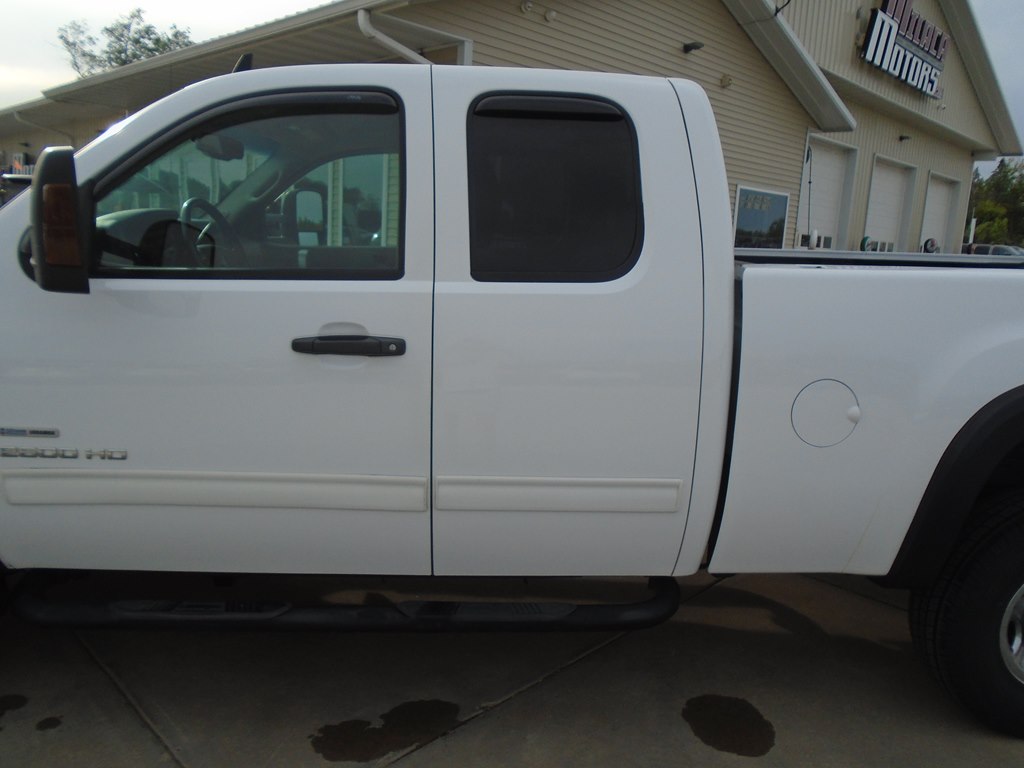 Photo 4 of this GMC SIERRA