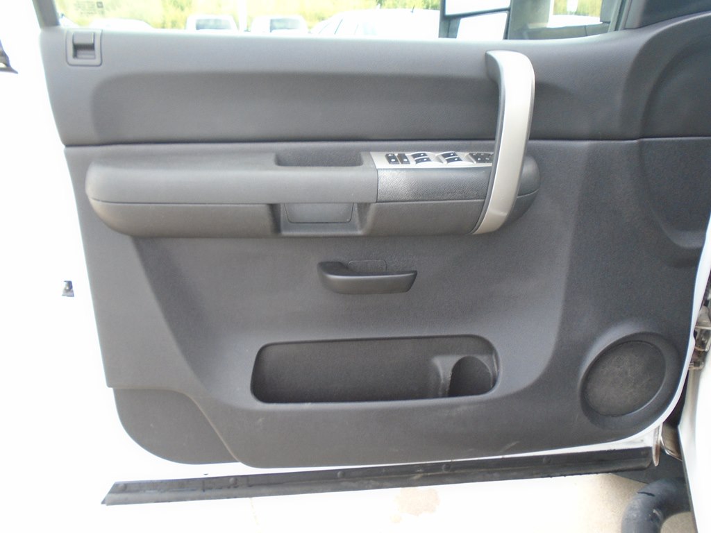 Photo 16 of this GMC SIERRA