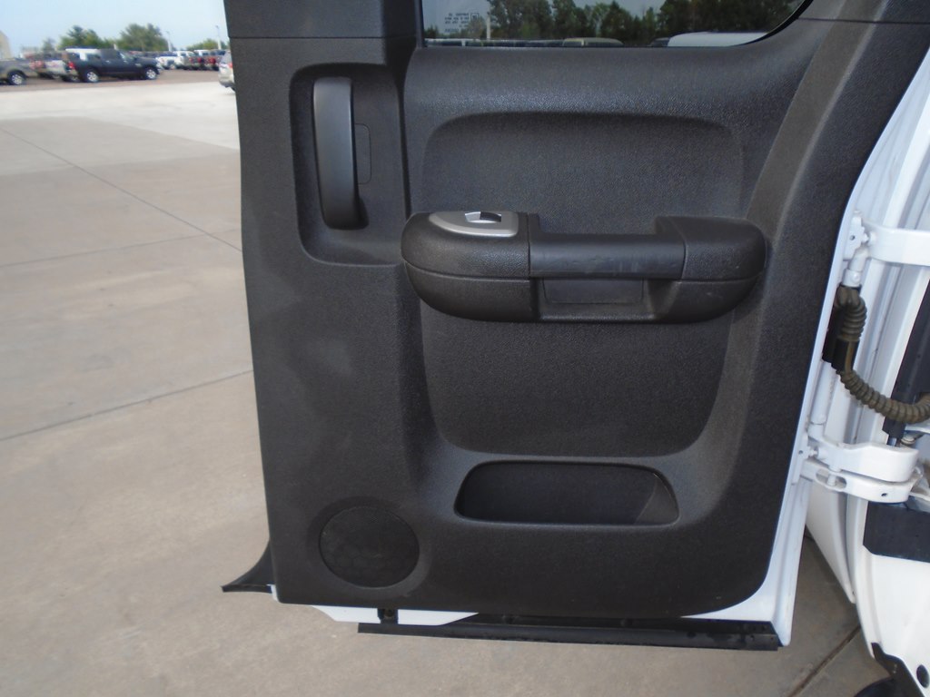 Photo 40 of this GMC SIERRA