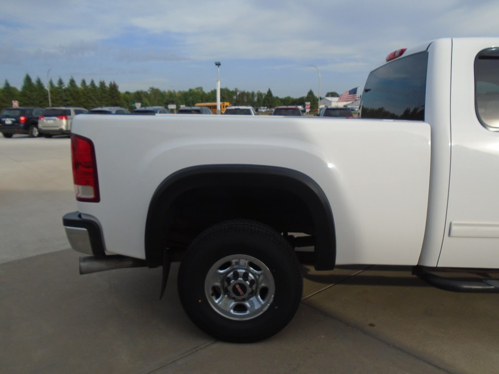 Photo 11 of this GMC SIERRA