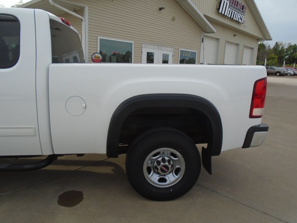 Photo 5 of this GMC SIERRA