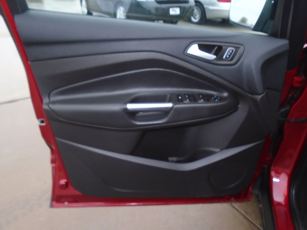 Photo 17 of this FORD ESCAPE
