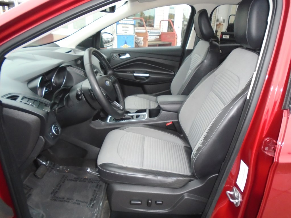 Photo 15 of this FORD ESCAPE