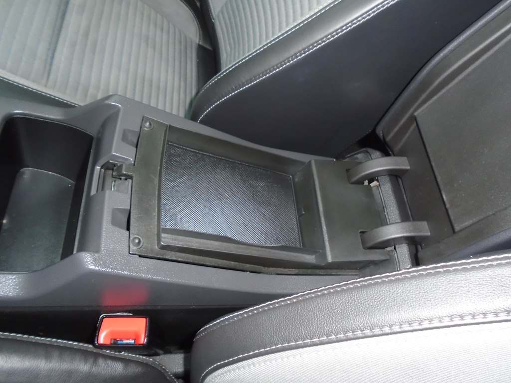 Photo 55 of this FORD ESCAPE