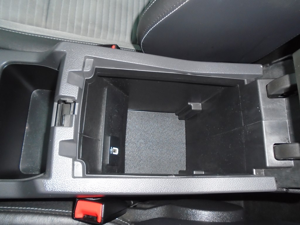 Photo 56 of this FORD ESCAPE