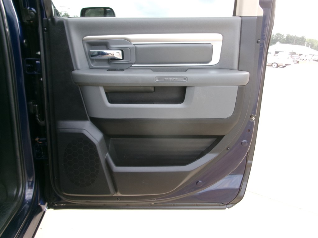 Photo 40 of this RAM 1500