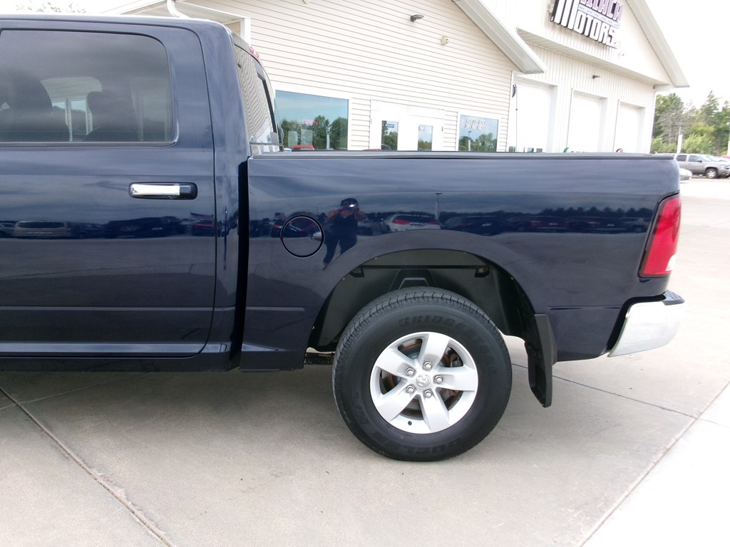 Photo 4 of this RAM 1500