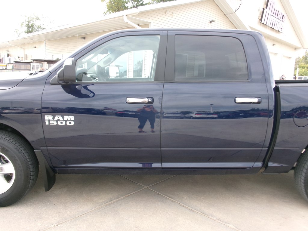 Photo 3 of this RAM 1500