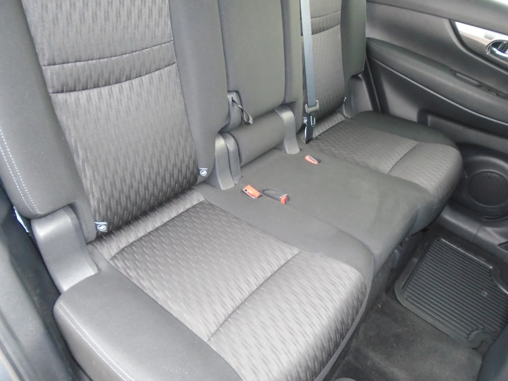 Photo 24 of this NISSAN ROGUE