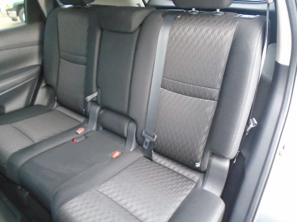 Photo 9 of this NISSAN ROGUE