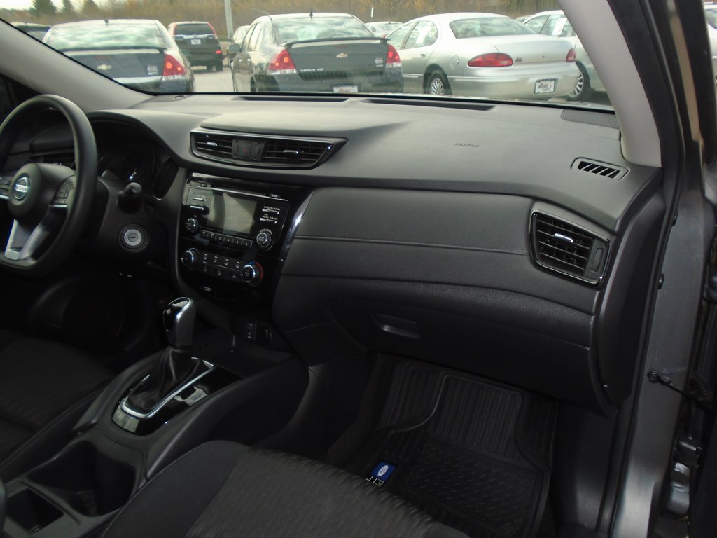 Photo 15 of this NISSAN ROGUE
