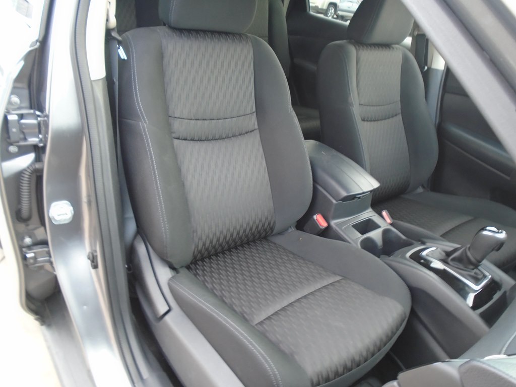 Photo 17 of this NISSAN ROGUE