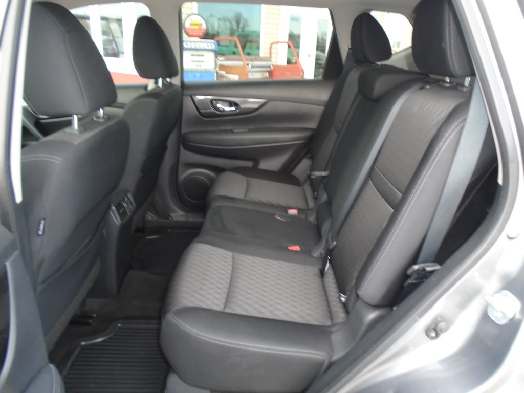 Photo 7 of this NISSAN ROGUE
