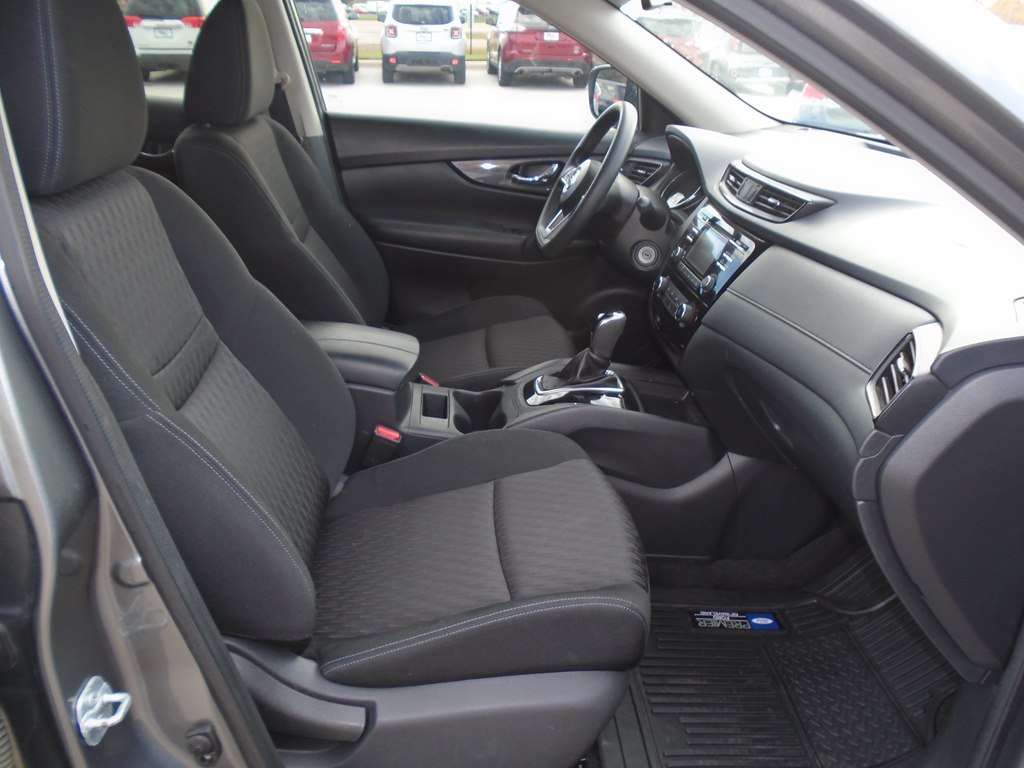 Photo 14 of this NISSAN ROGUE