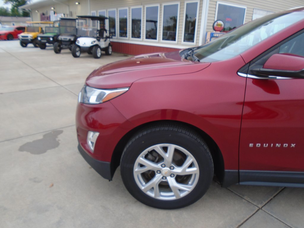 Photo 2 of this CHEVROLET EQUINOX
