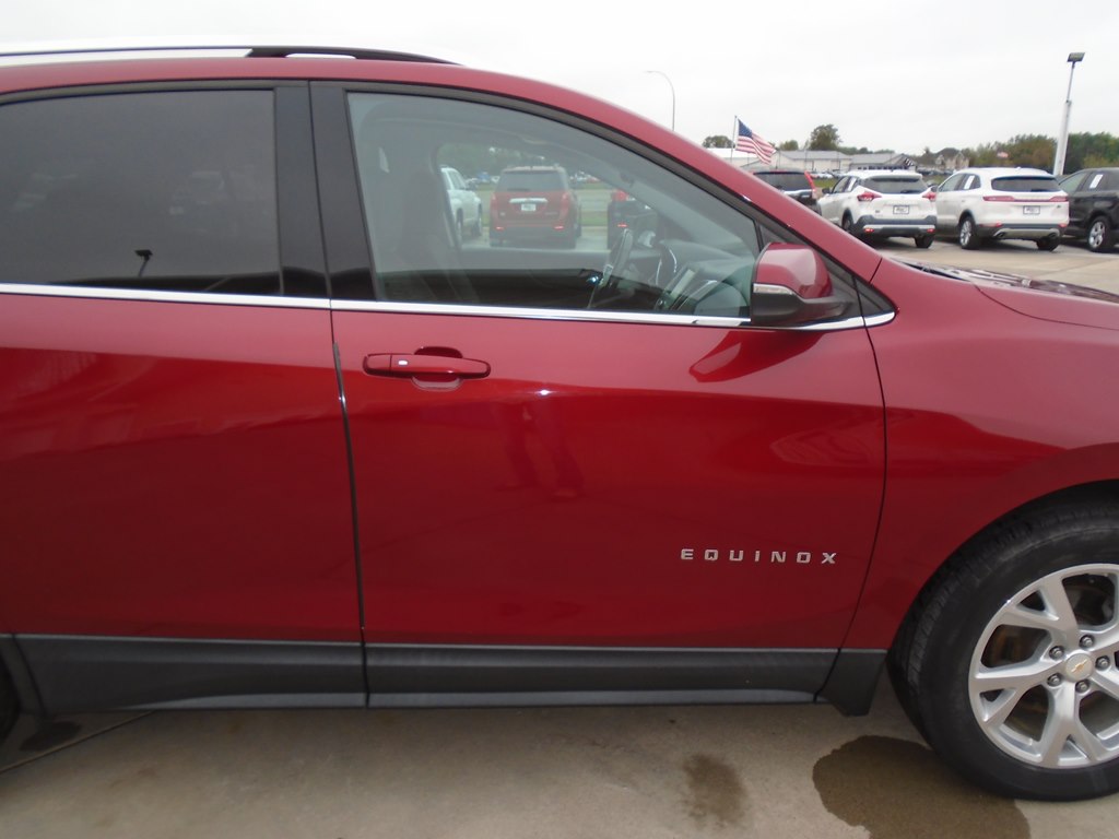 Photo 9 of this CHEVROLET EQUINOX