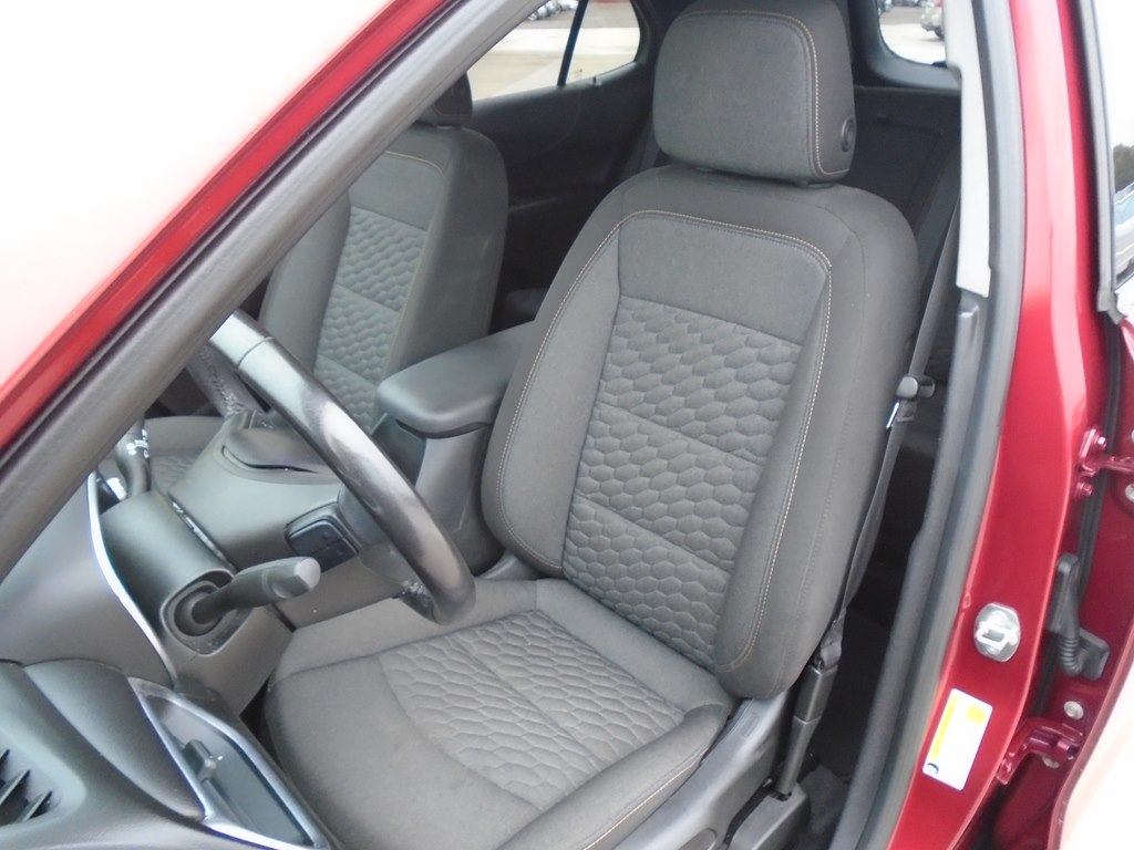 Photo 21 of this CHEVROLET EQUINOX