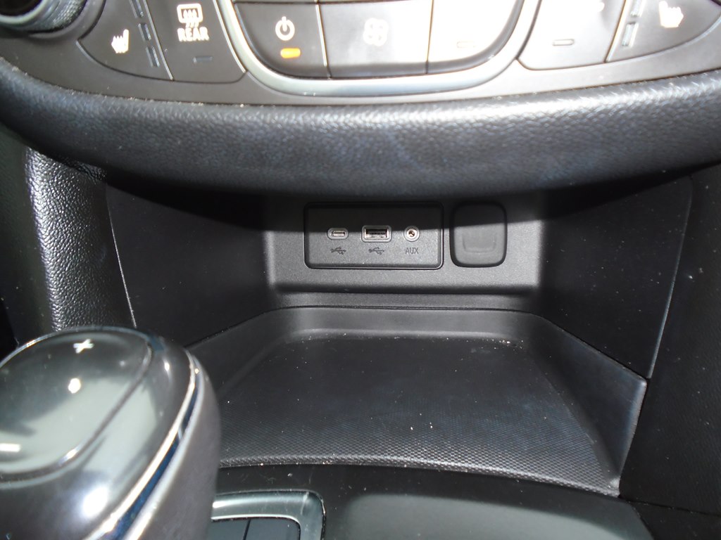 Photo 57 of this CHEVROLET EQUINOX