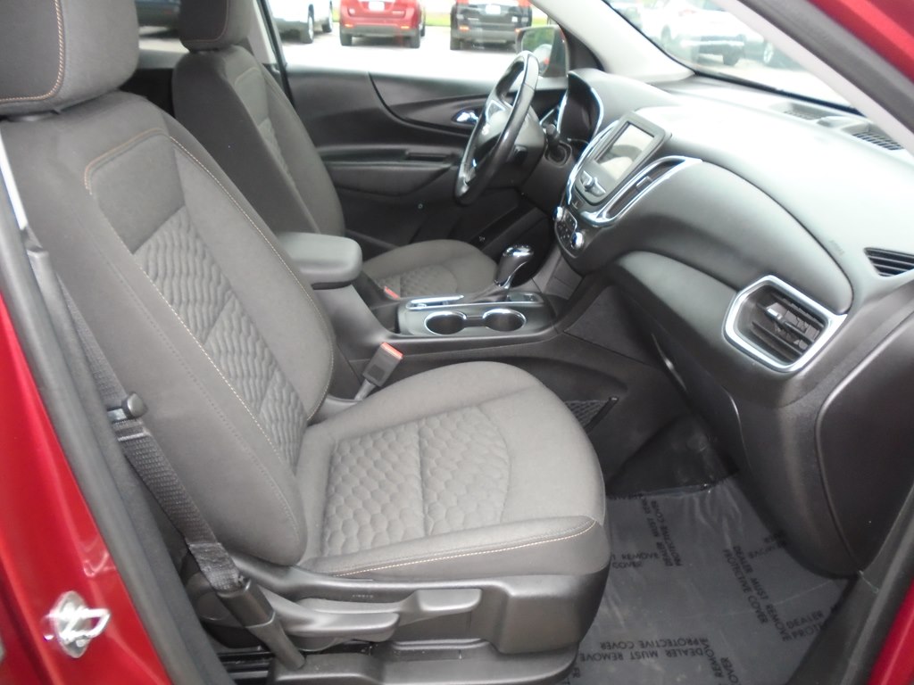 Photo 34 of this CHEVROLET EQUINOX