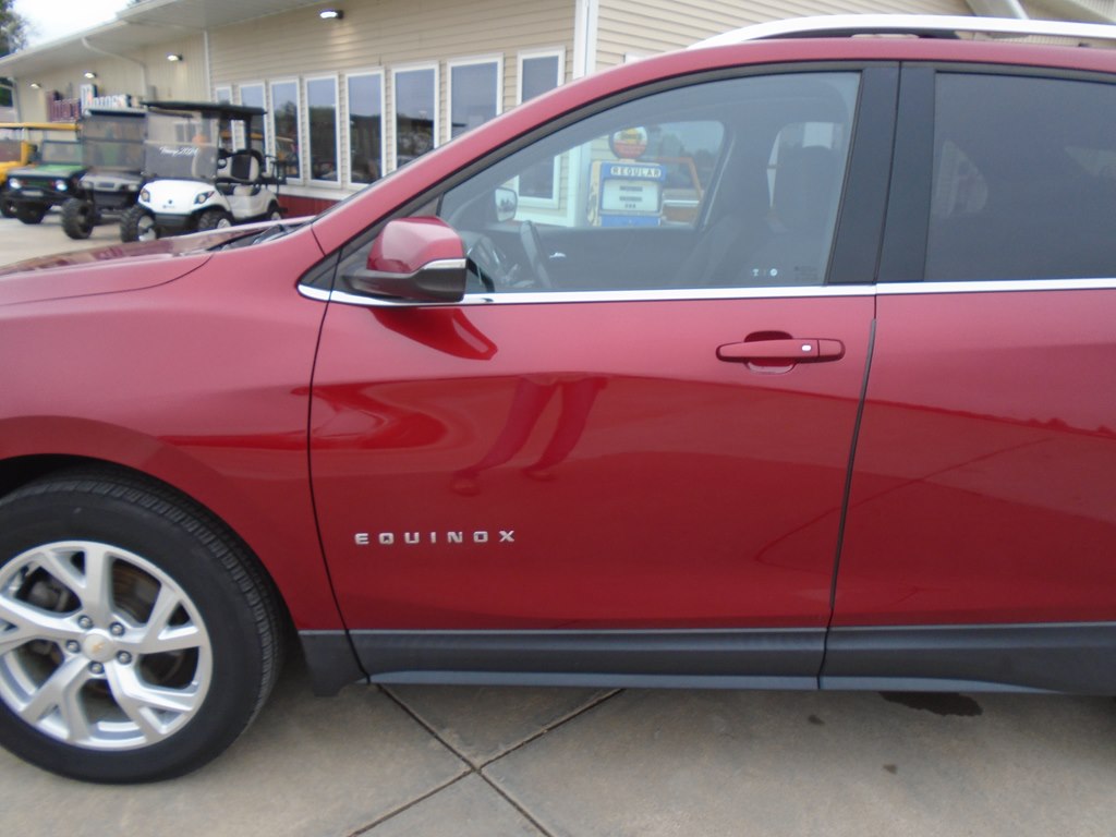 Photo 3 of this CHEVROLET EQUINOX