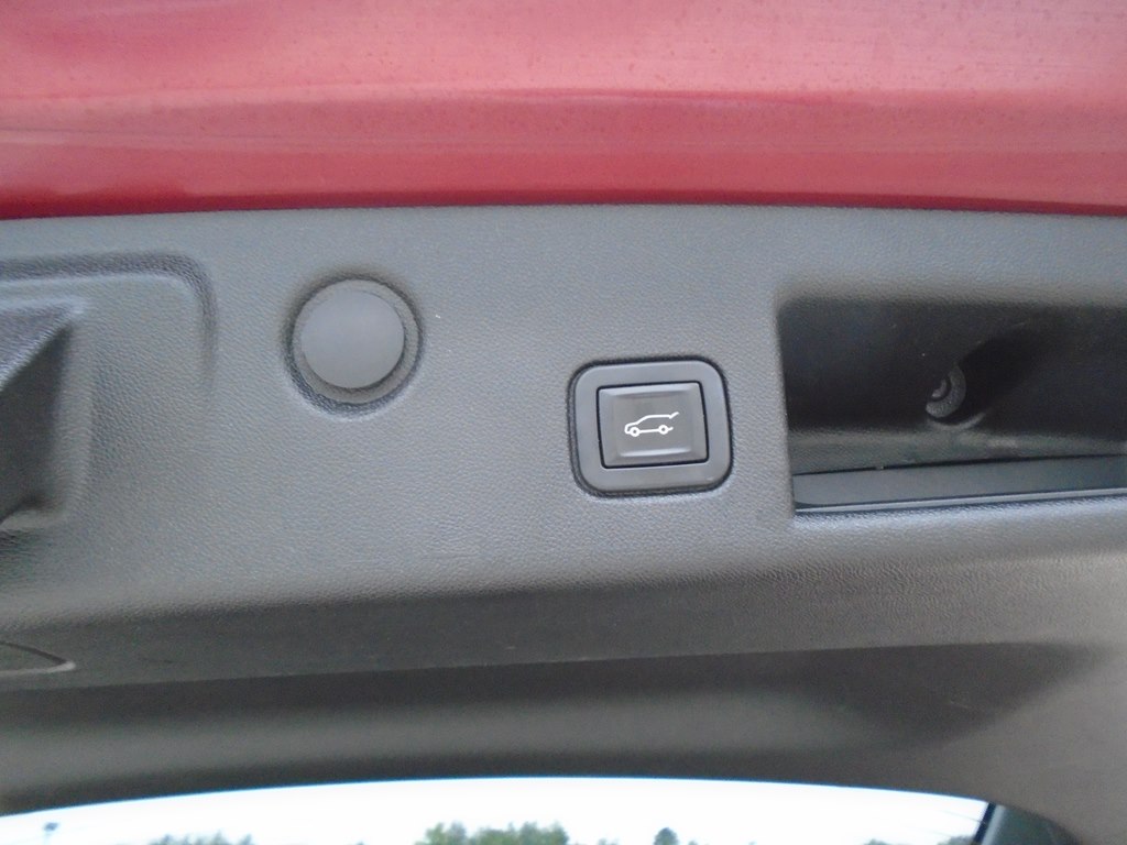 Photo 16 of this CHEVROLET EQUINOX