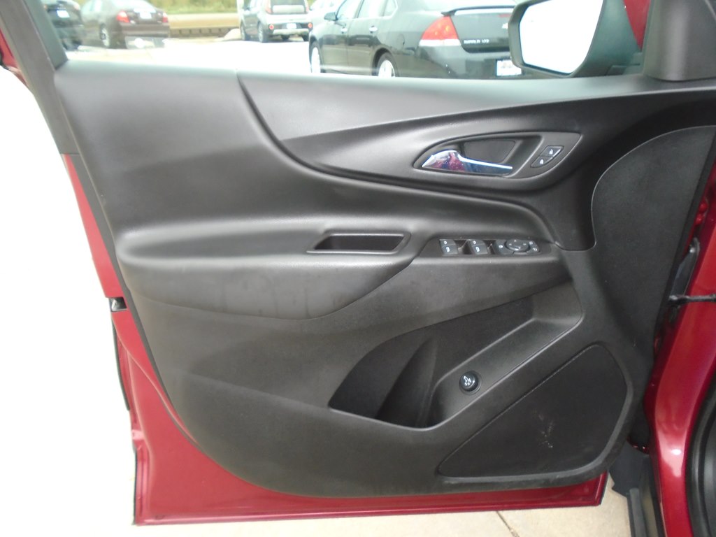 Photo 19 of this CHEVROLET EQUINOX