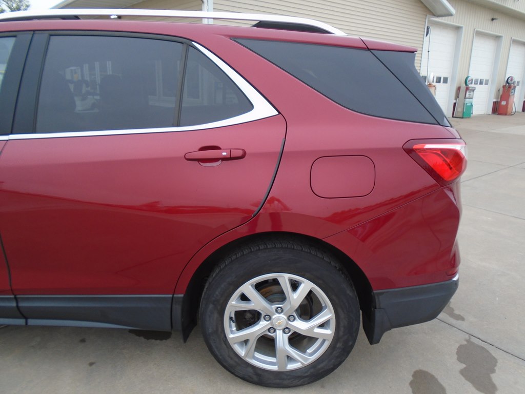 Photo 5 of this CHEVROLET EQUINOX