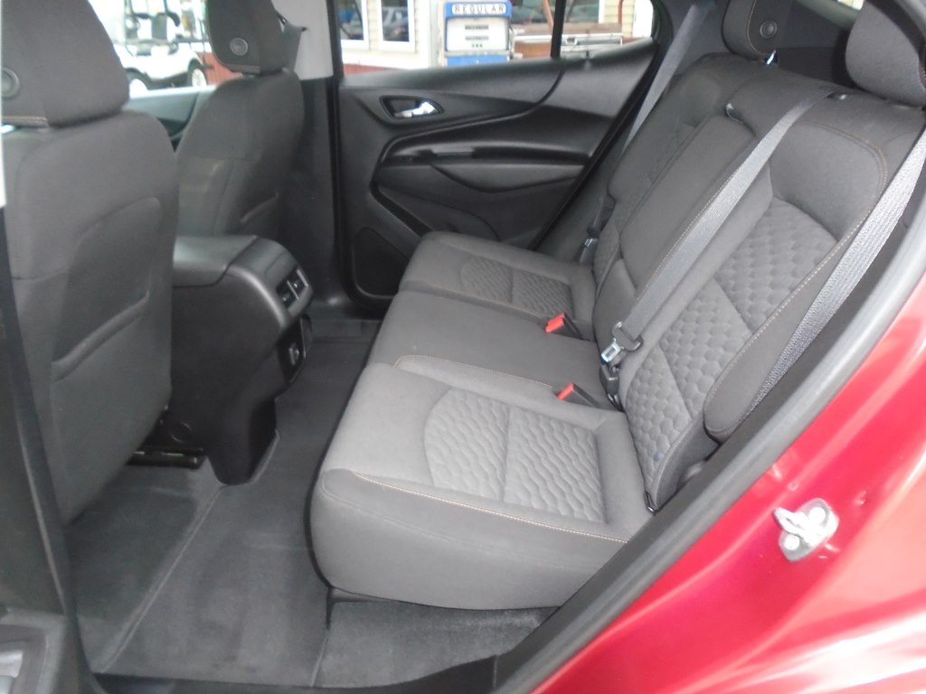 Photo 26 of this CHEVROLET EQUINOX