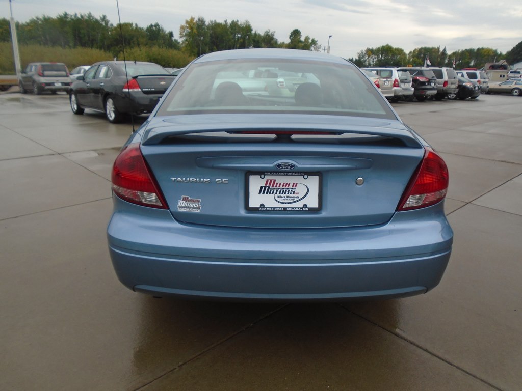 Photo 12 of this FORD TAURUS