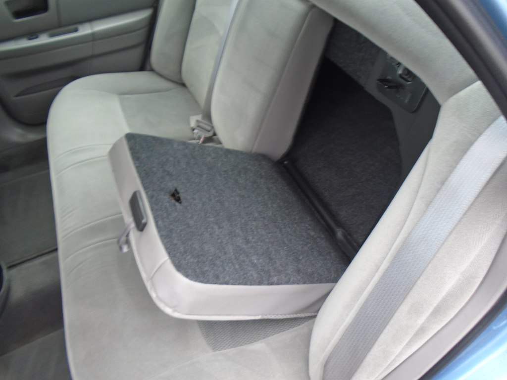 Photo 28 of this FORD TAURUS