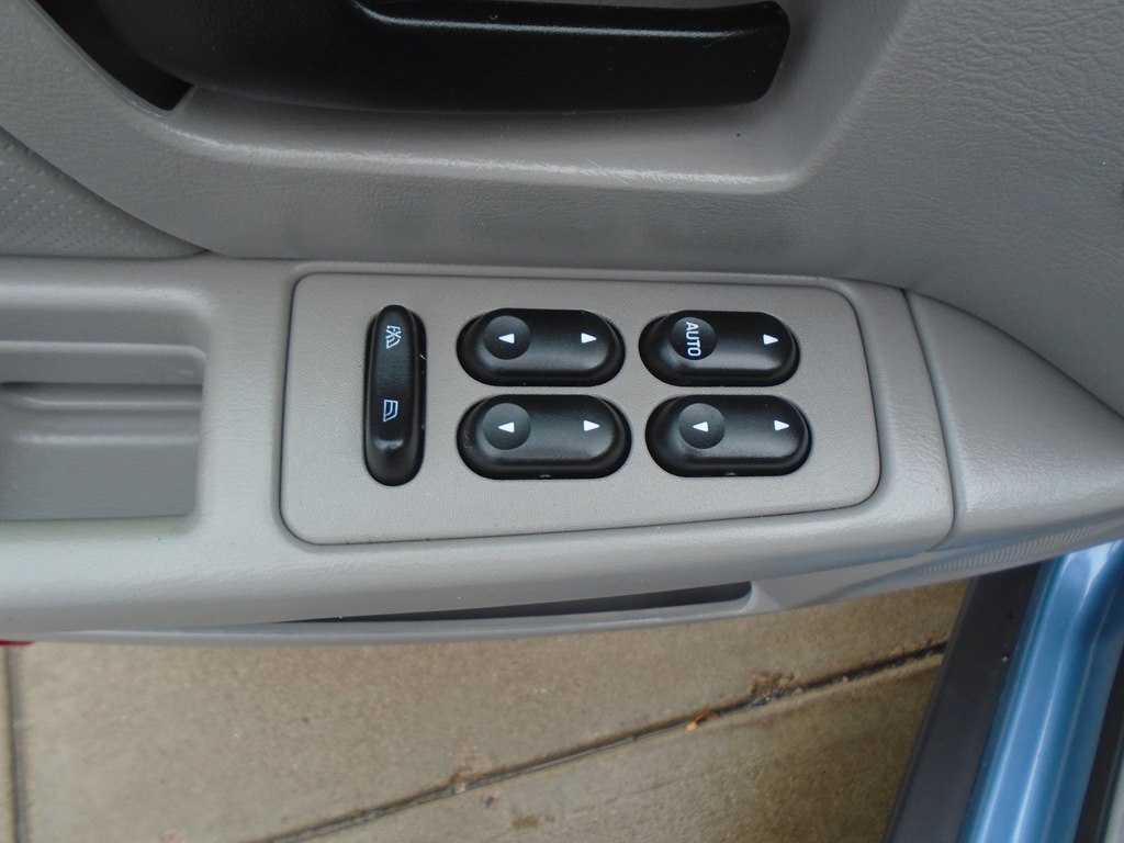 Photo 18 of this FORD TAURUS