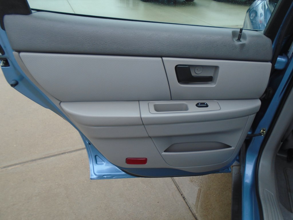 Photo 26 of this FORD TAURUS