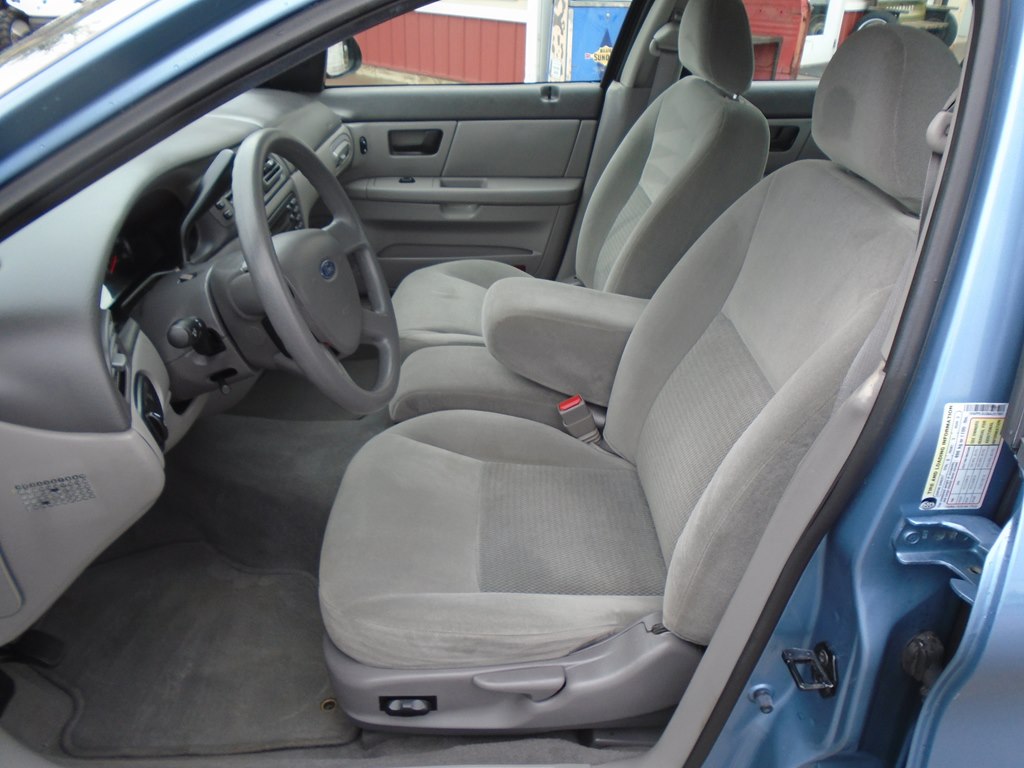 Photo 15 of this FORD TAURUS