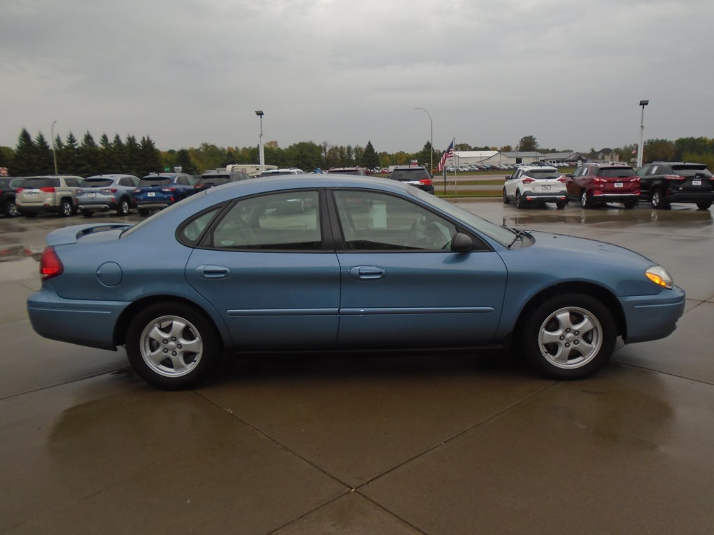 Photo 7 of this FORD TAURUS