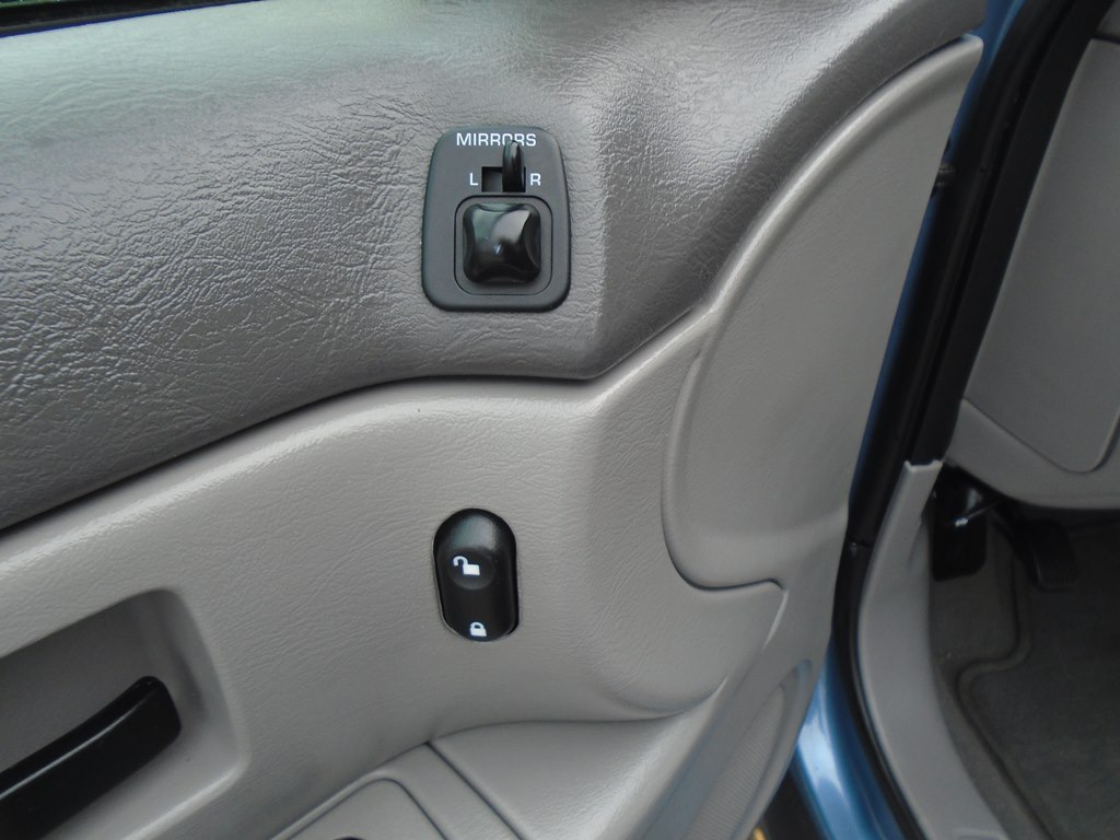 Photo 19 of this FORD TAURUS