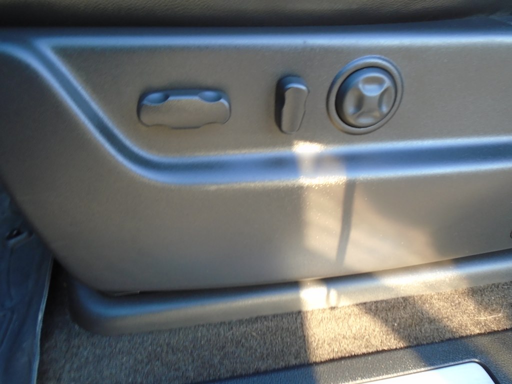 Photo 17 of this CHEVROLET AVALANCHE