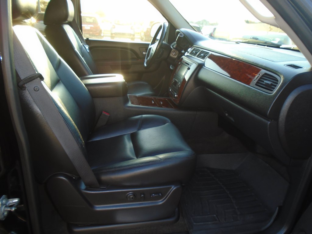 Photo 36 of this CHEVROLET AVALANCHE