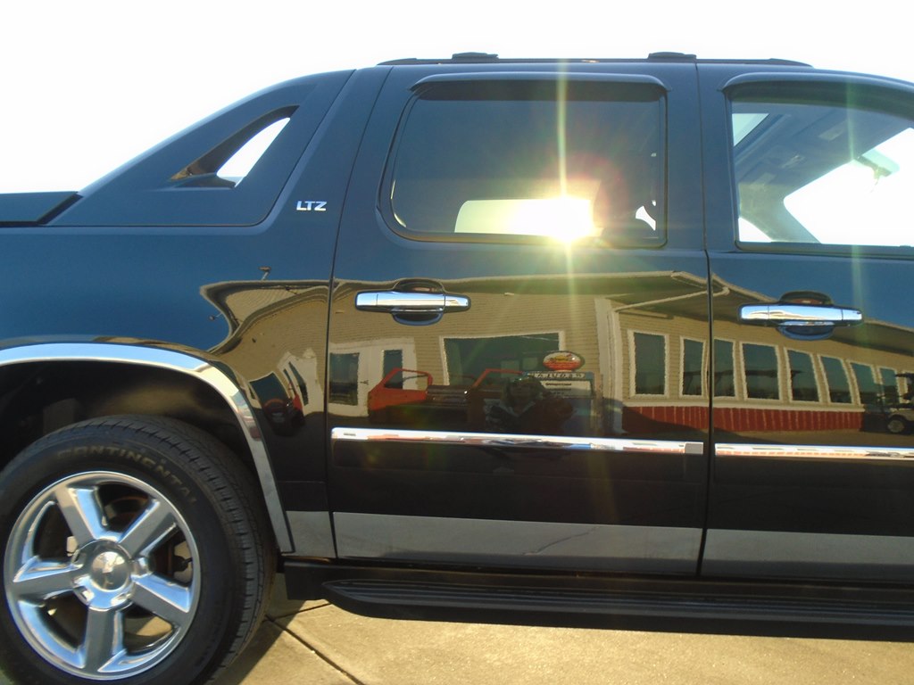 Photo 10 of this CHEVROLET AVALANCHE