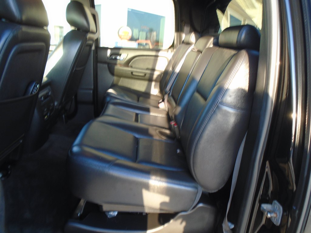 Photo 25 of this CHEVROLET AVALANCHE