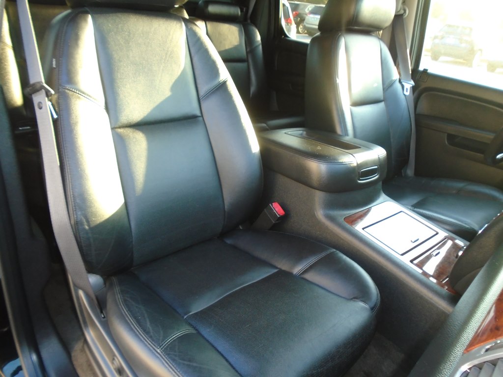 Photo 41 of this CHEVROLET AVALANCHE