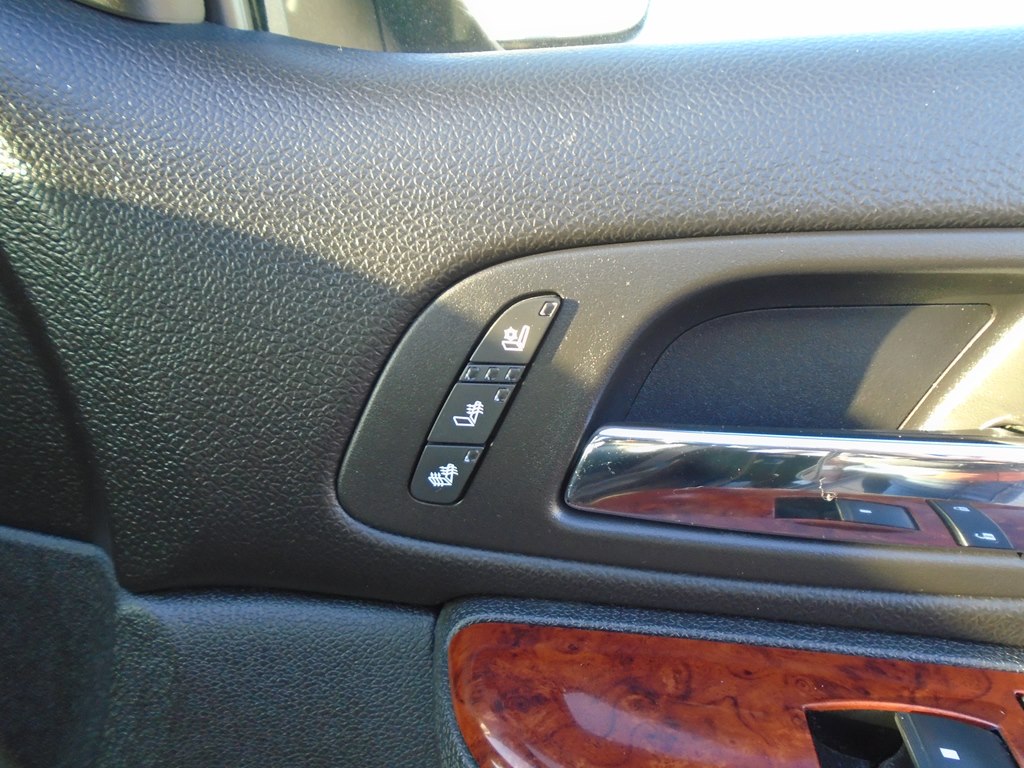 Photo 40 of this CHEVROLET AVALANCHE