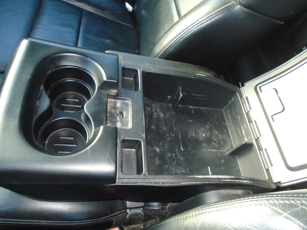 Photo 53 of this FORD F150 LARIAT